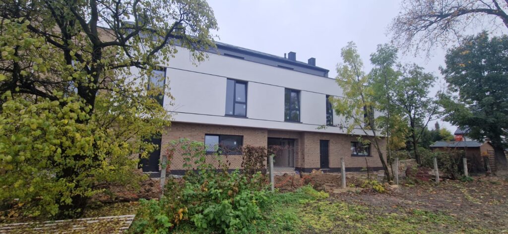 Kompleksowe wykonanie elewacji budynku – Piastów, ul. Adama Asnyka 16