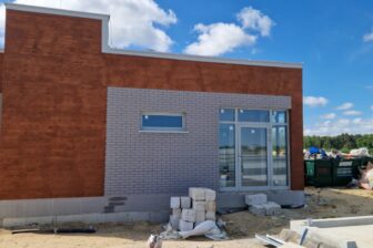 Wykonanie imitacji deski oraz klinkieru metodą odciskaną – Siedlce